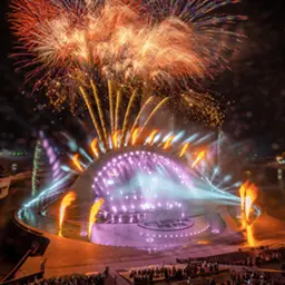 Show diễn Nụ hôn của biển cả